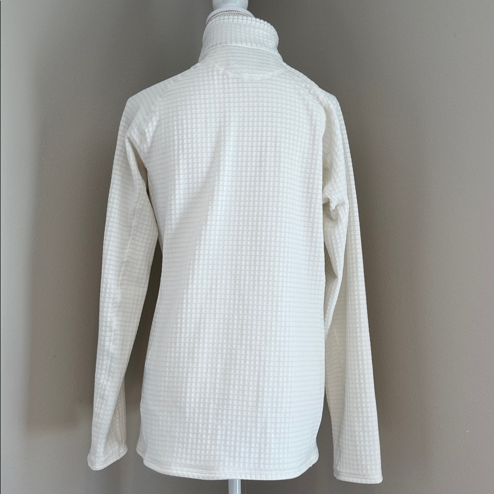 Patagonia | W's R1® Quarter-Zip Fleece Pullover | Birch White | Large | #40118 - Picture 6 of 11